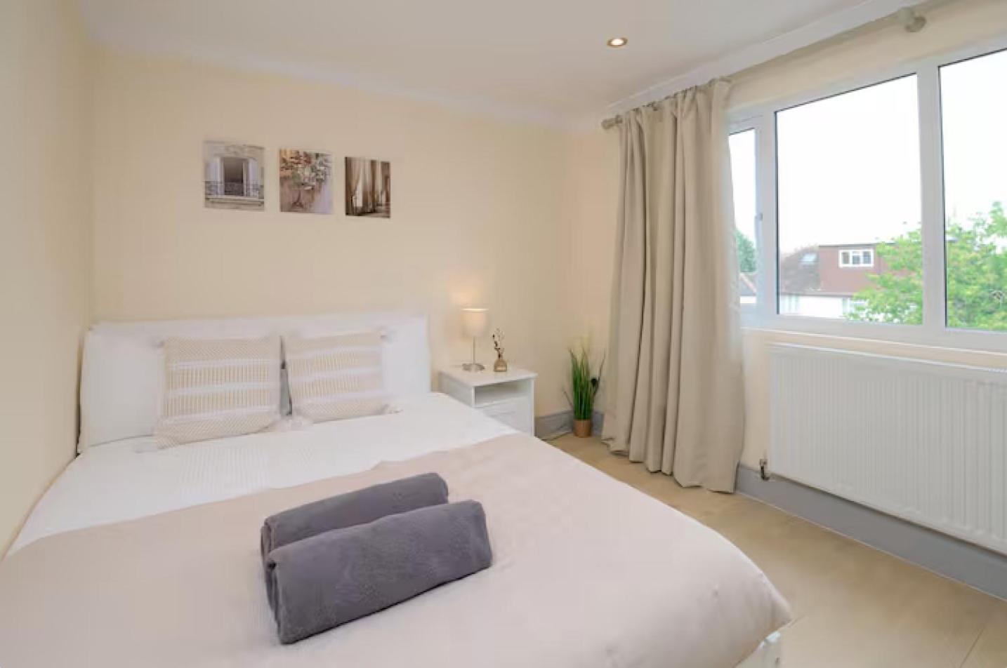 Stylish 4 Bed 2 Bath Nw Londra