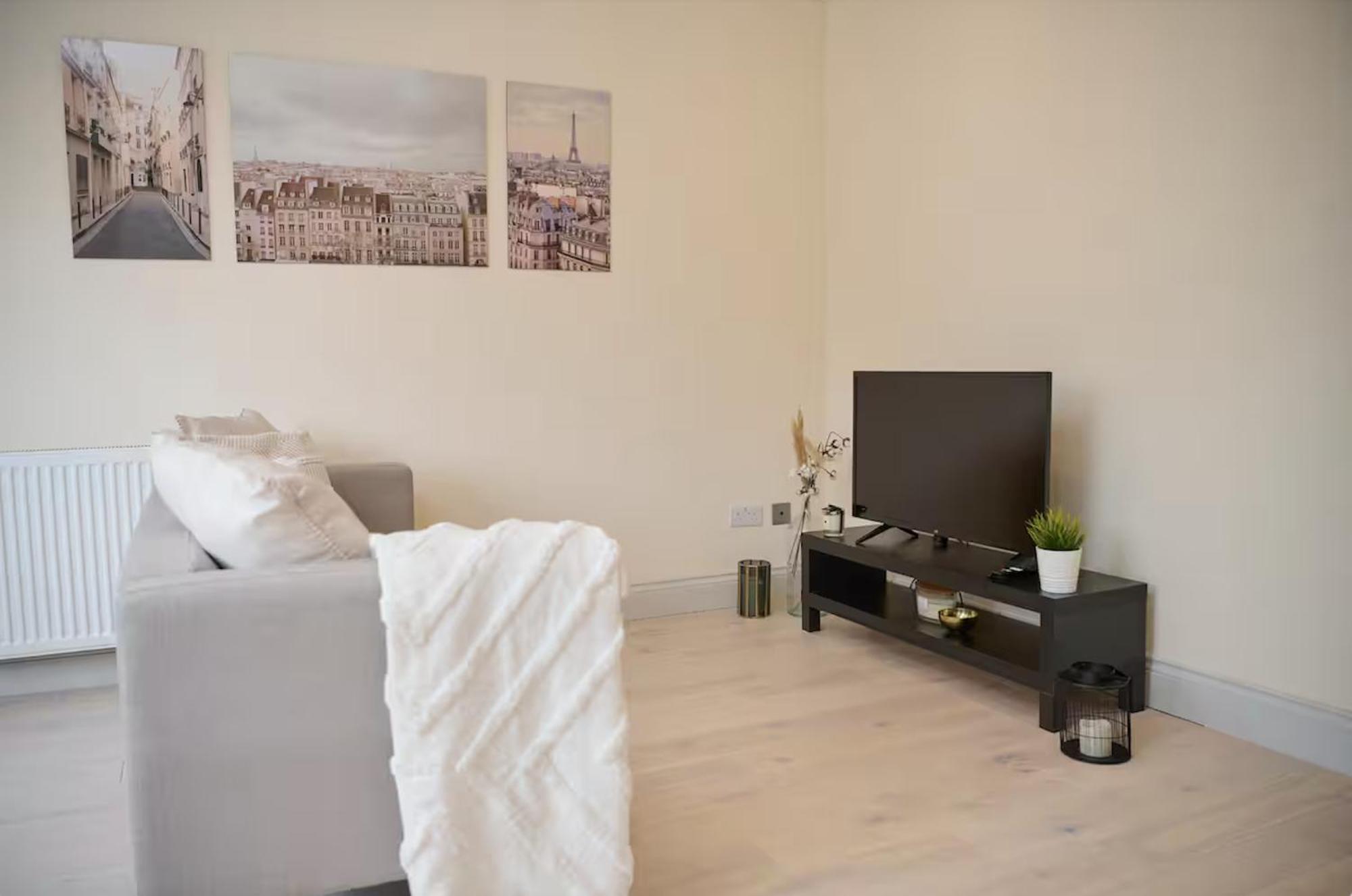 Stylish 4 Bed 2 Bath Nw Appartamento