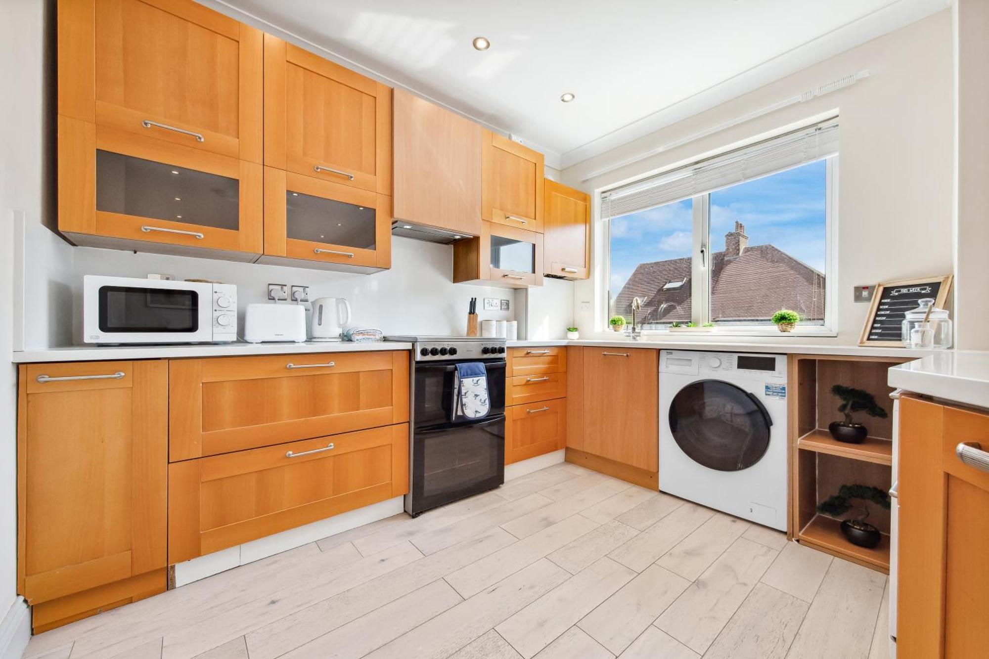 Stylish 4 Bed 2 Bath Nw Londra