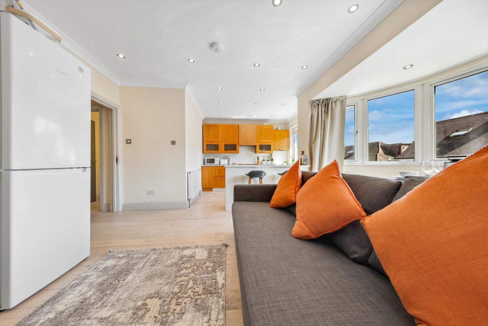 Stylish 4 Bed 2 Bath Nw Londra