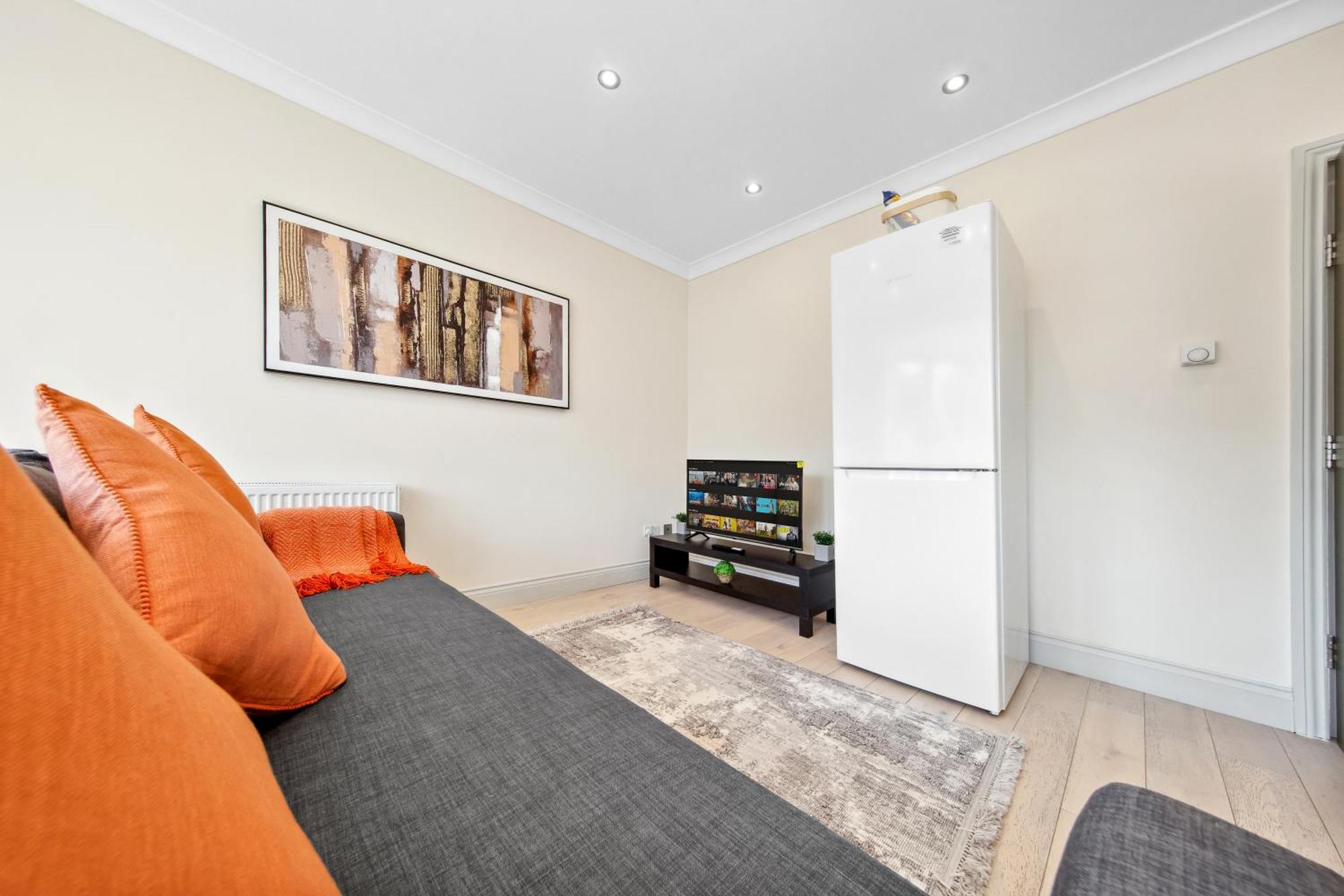 Stylish 4 Bed 2 Bath Nw Appartamento