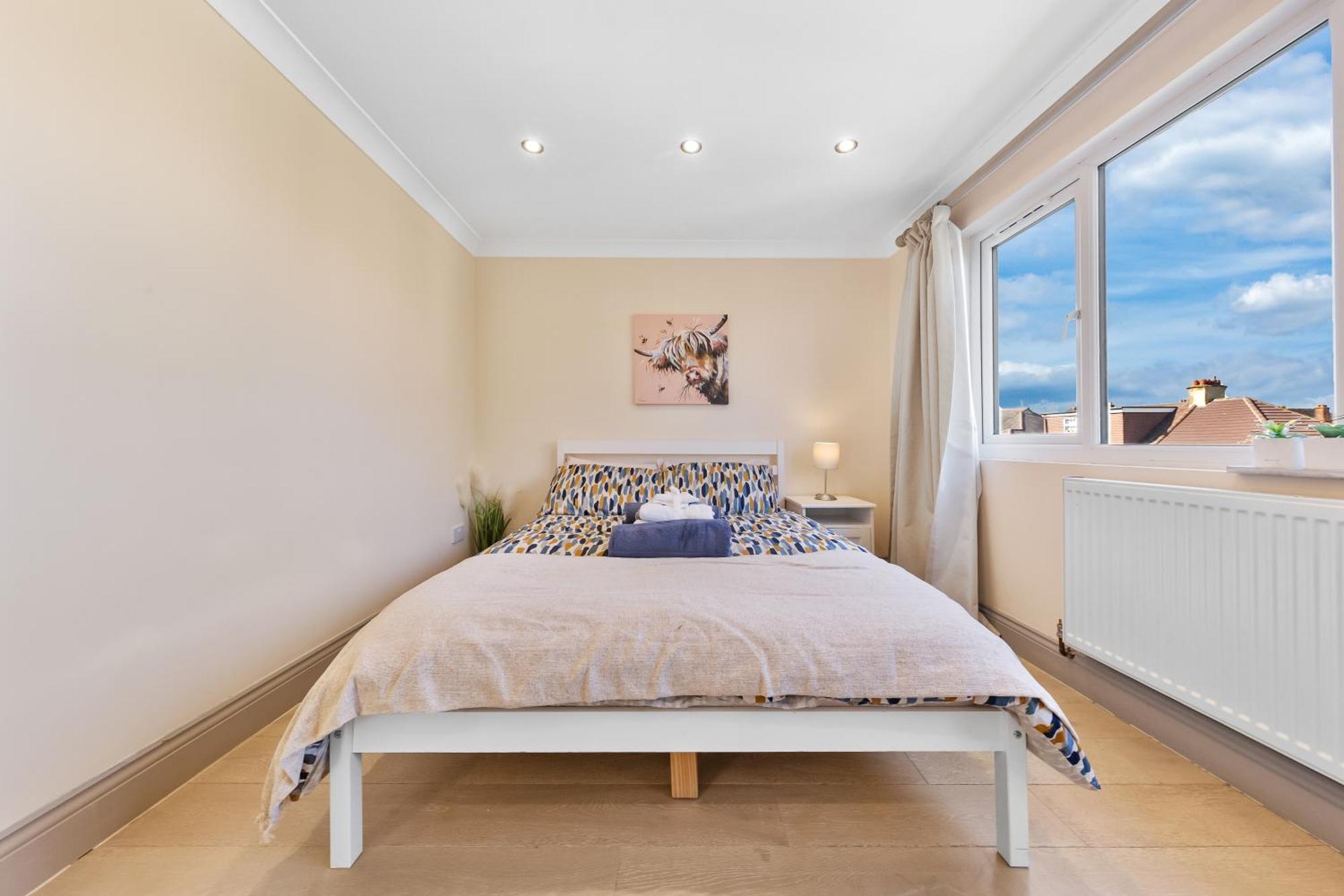 Stylish 4 Bed 2 Bath Nw