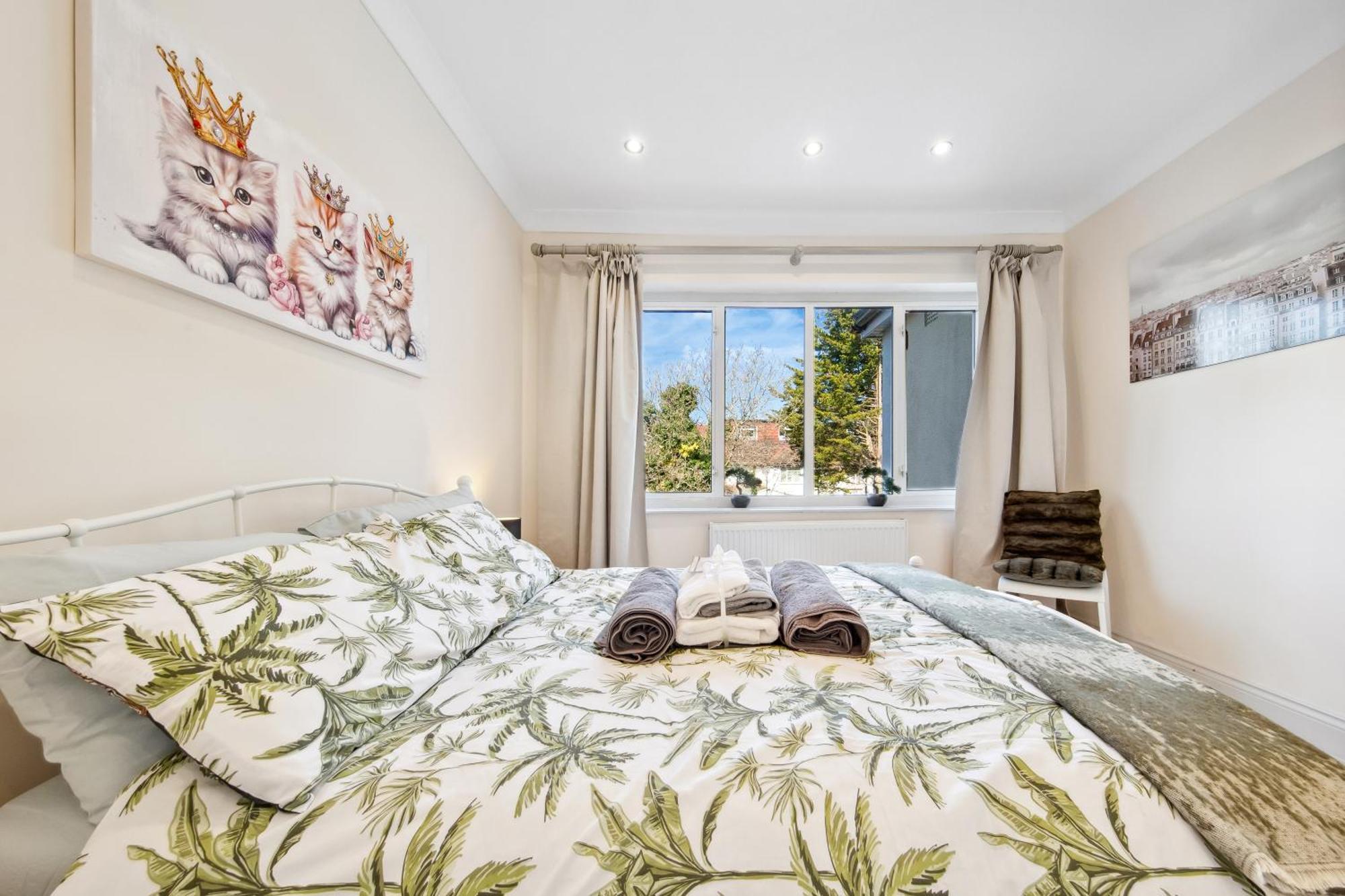 Stylish 4 Bed 2 Bath Nw Appartamento