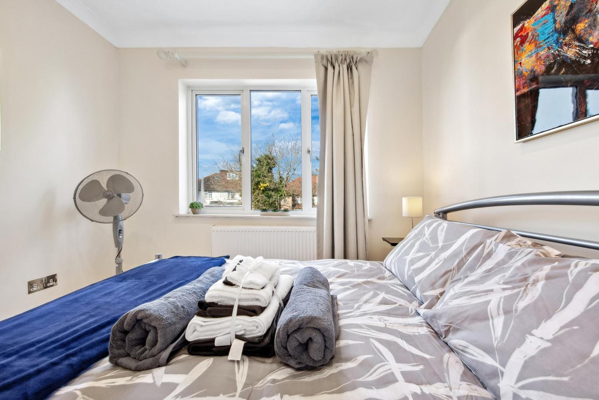 Stylish 4 Bed 2 Bath Nw Appartamento
