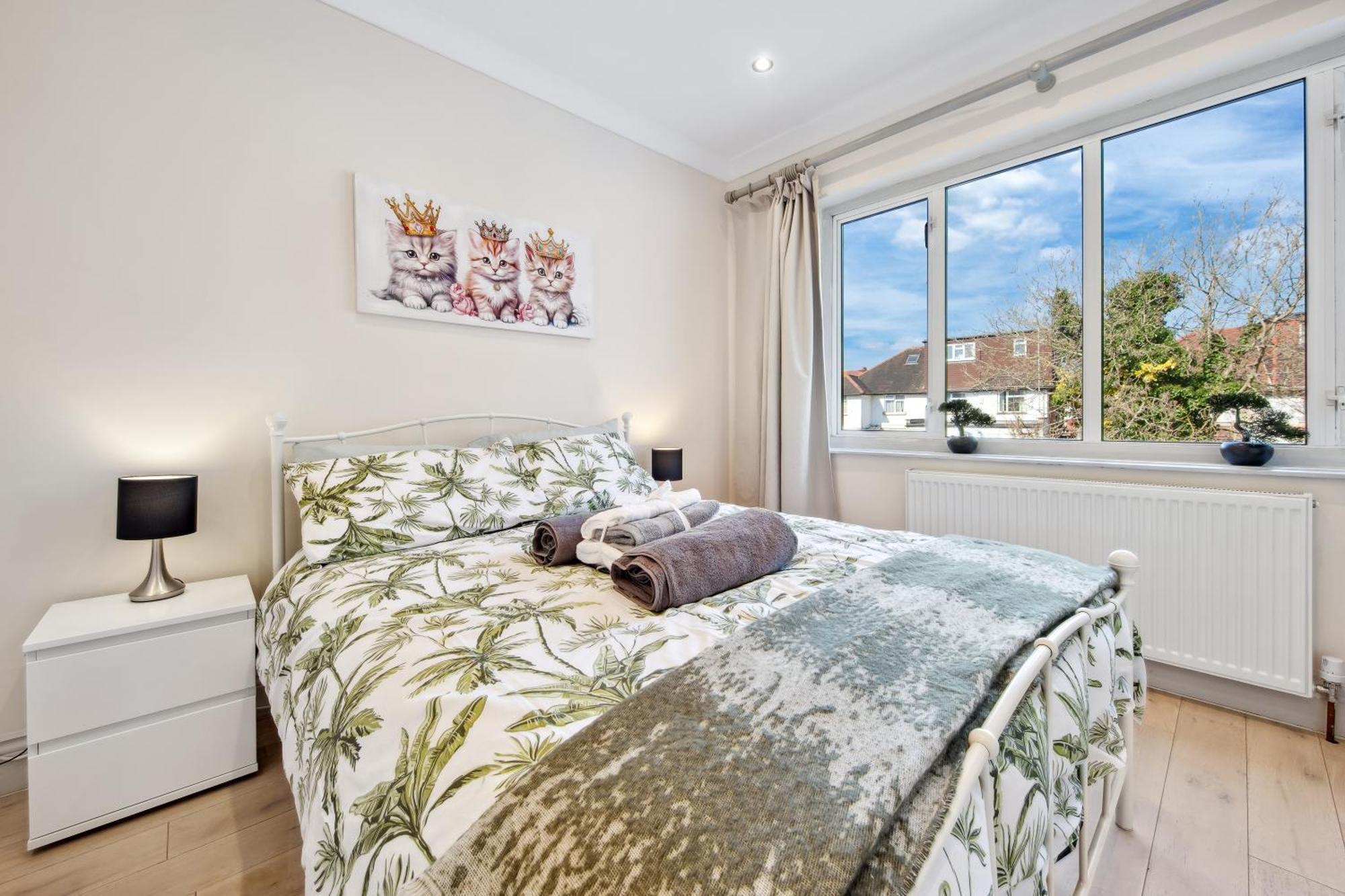 Stylish 4 Bed 2 Bath Nw *