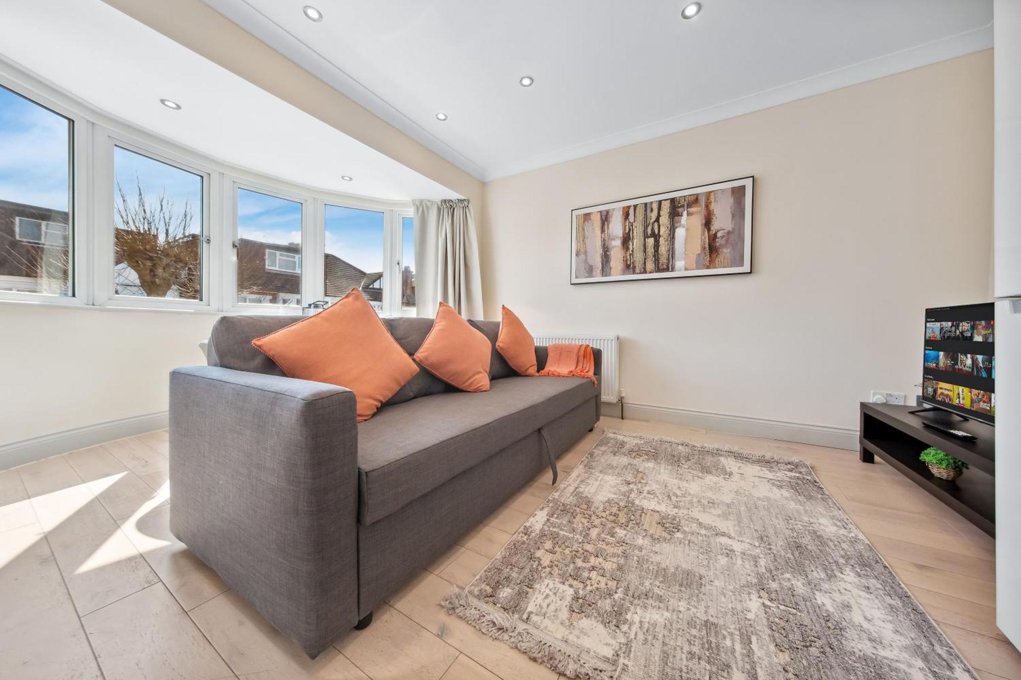 Stylish 4 Bed 2 Bath Nw