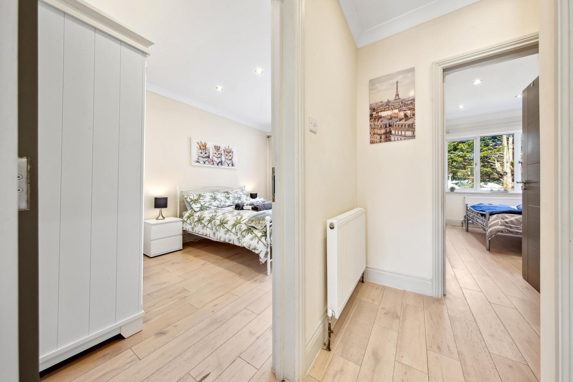 Stylish 4 Bed 2 Bath Nw Appartamento