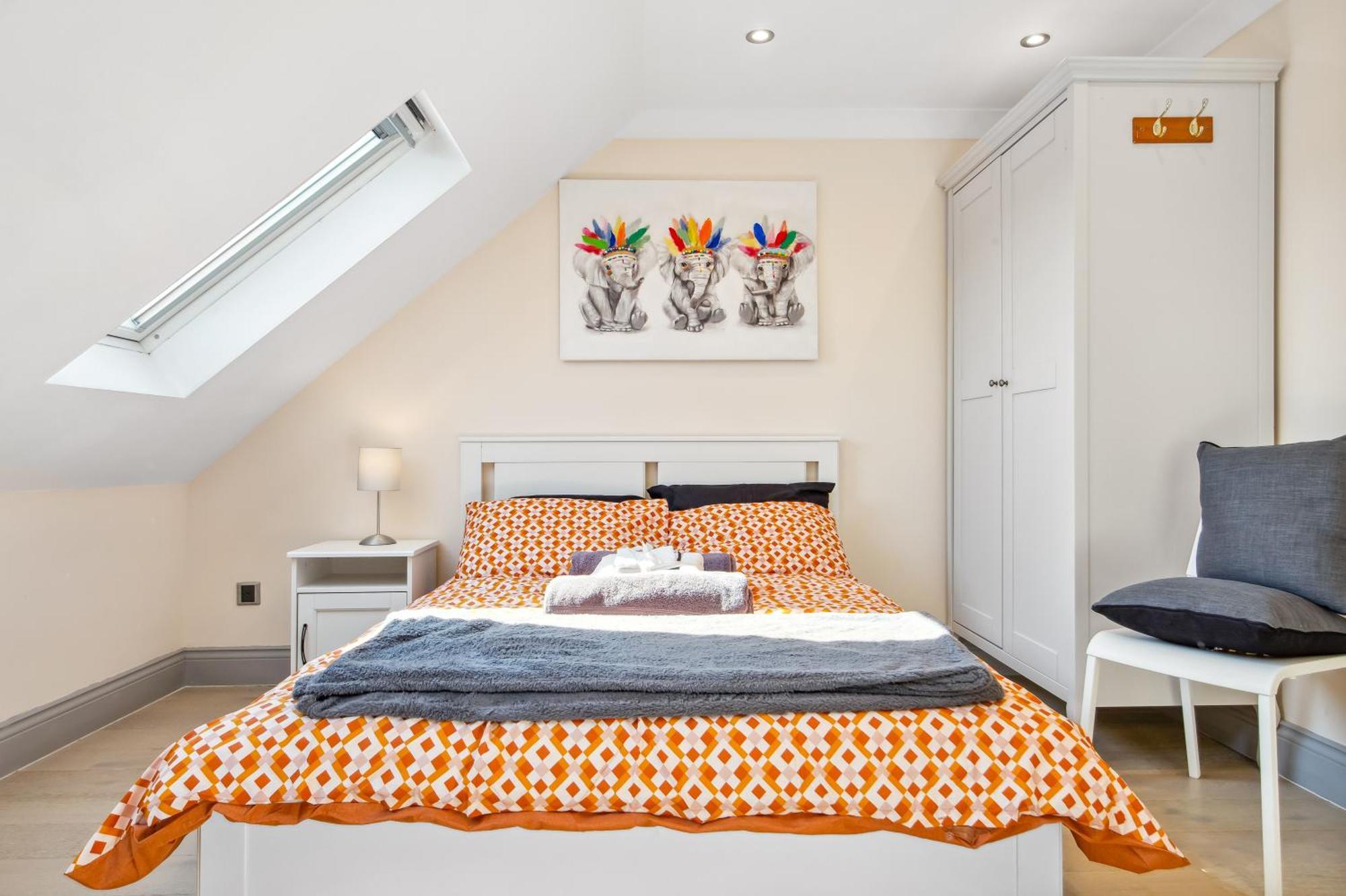 Stylish 4 Bed 2 Bath Nw Appartamento