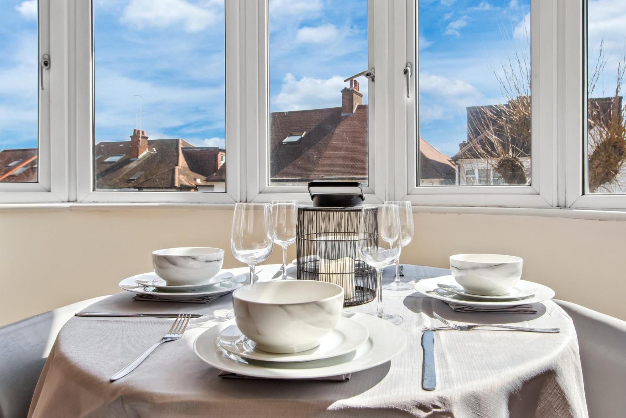 Stylish 4 Bed 2 Bath Nw Apartment London