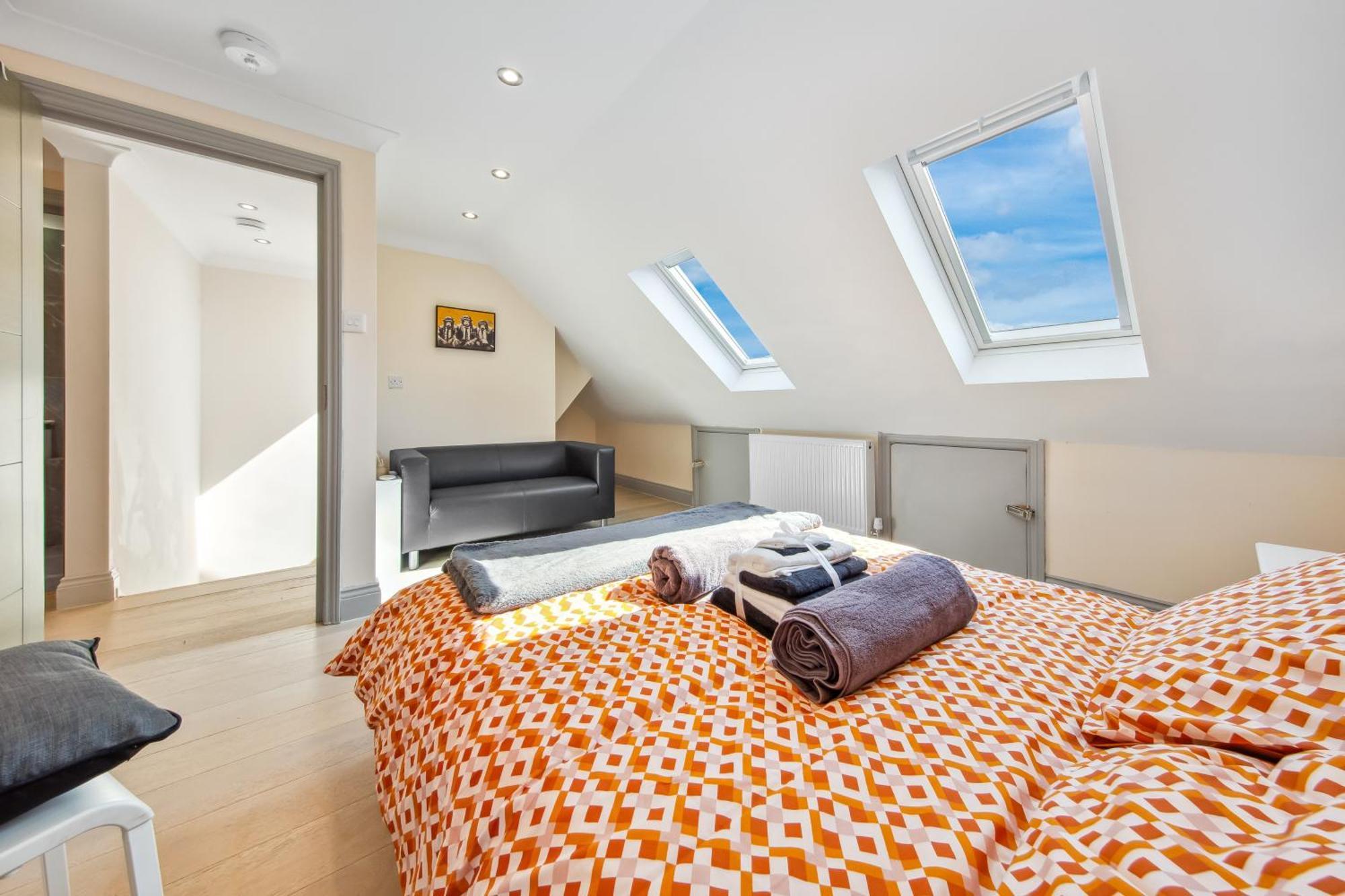 Stylish 4 Bed 2 Bath Nw Londra