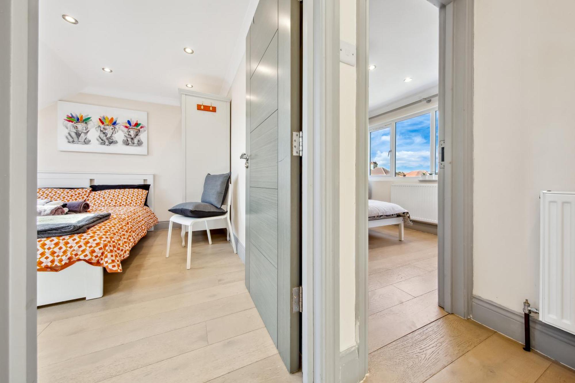 Stylish 4 Bed 2 Bath Nw * London